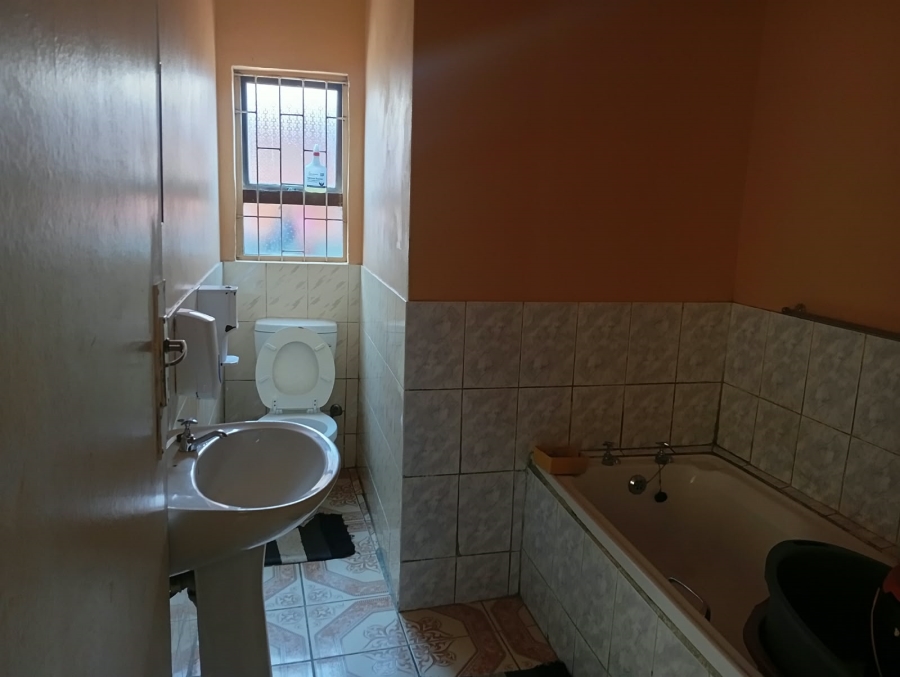 3 Bedroom Property for Sale in Victoria Mxenge Western Cape